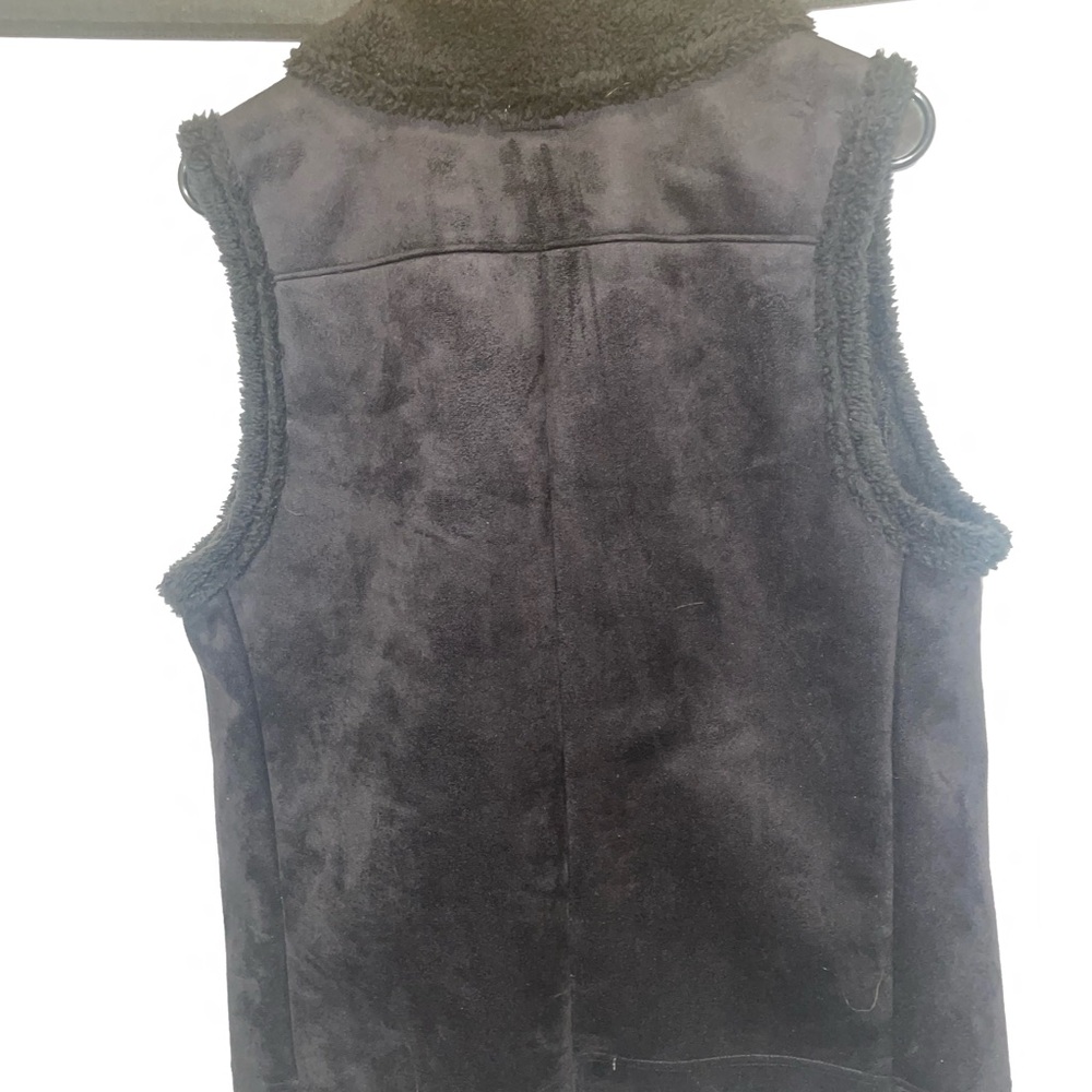 Lauren Ralph Lauren Black Shearling Moto Vest with Silver Chain Detail - Picture 7 of 12